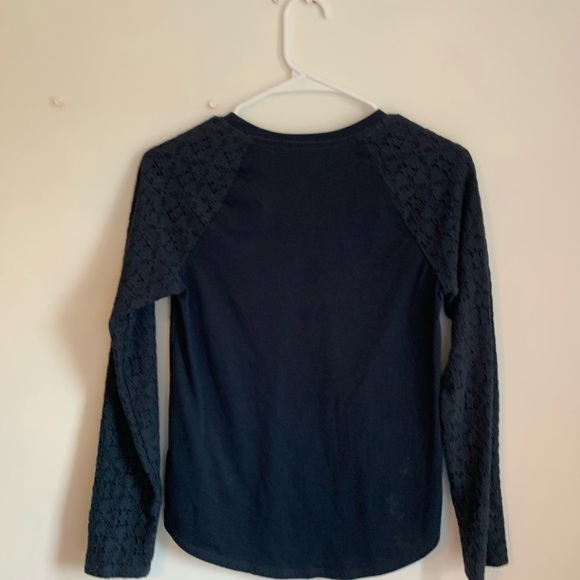 Abercrombie long sleeve - Picture 3 of 3